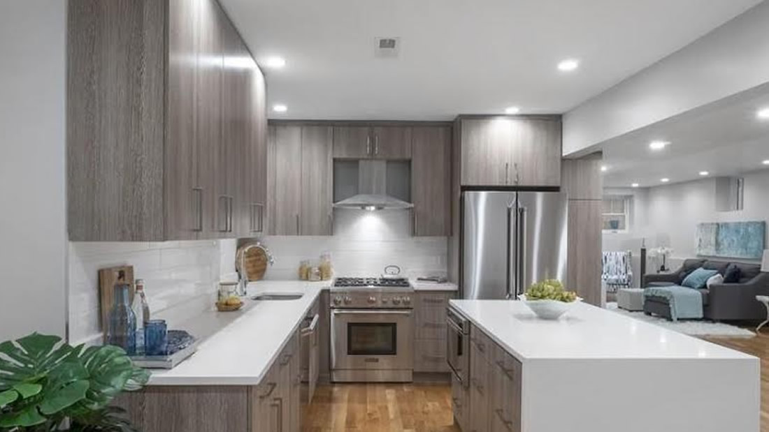 Traditional Kitchen Island